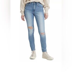 NWT Levi’s 721 High Rise Skinny Jean.